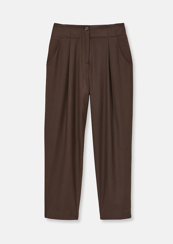 Pleated trousers in 7/8 length 5