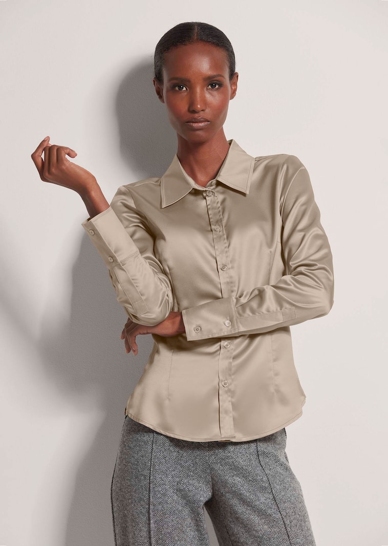 Hemdbluse mit glƤnzendem Finish