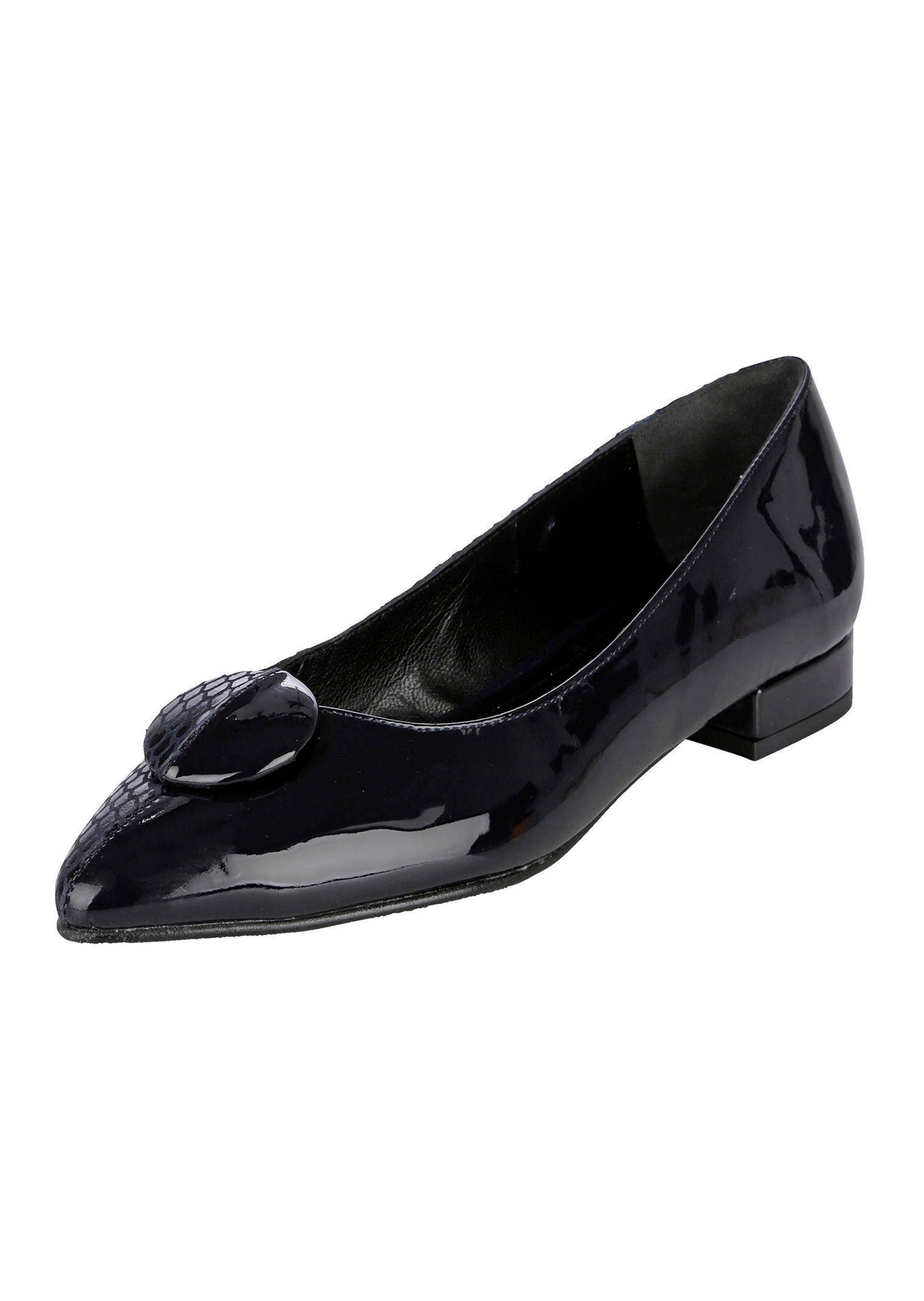 Ballet flats