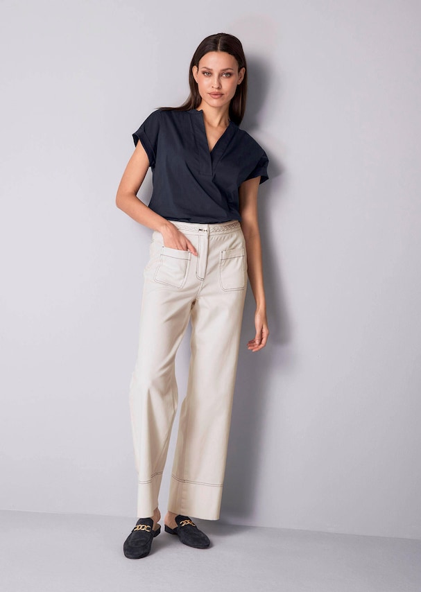 Jeans mit Kontrastnähten 1