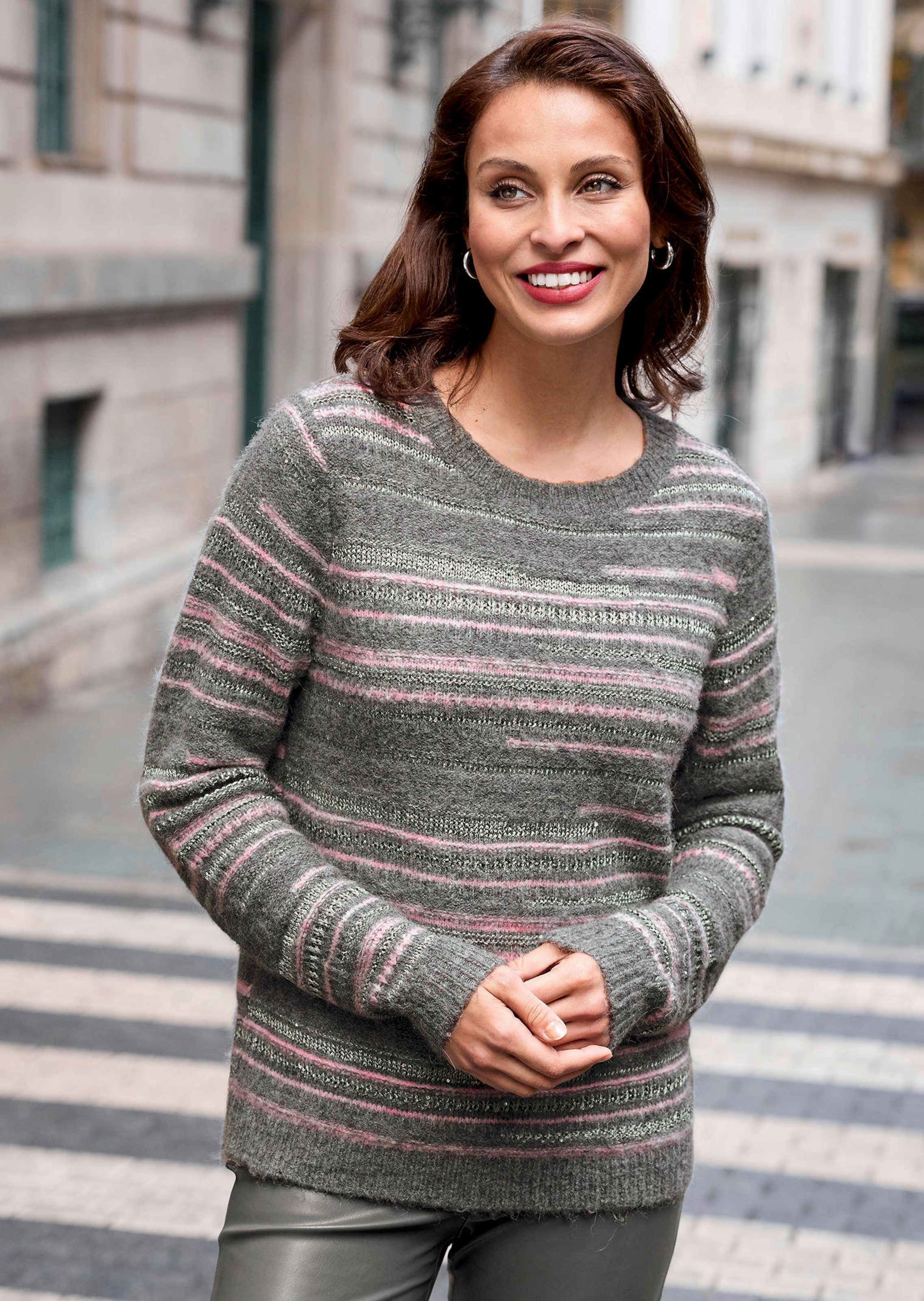 Weicher Pullover mit Pailletten