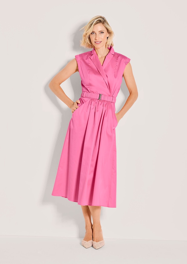 Mouwloze zomerjurk met rimpeldetails