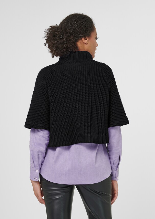 Short half-sleeved jumper with stand-up collar 2