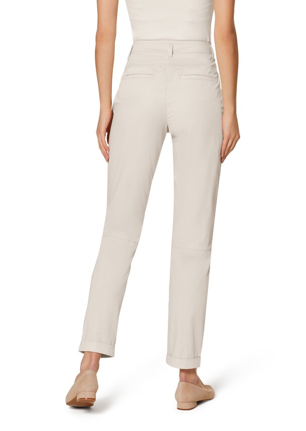 Chino trousers with pleats 2