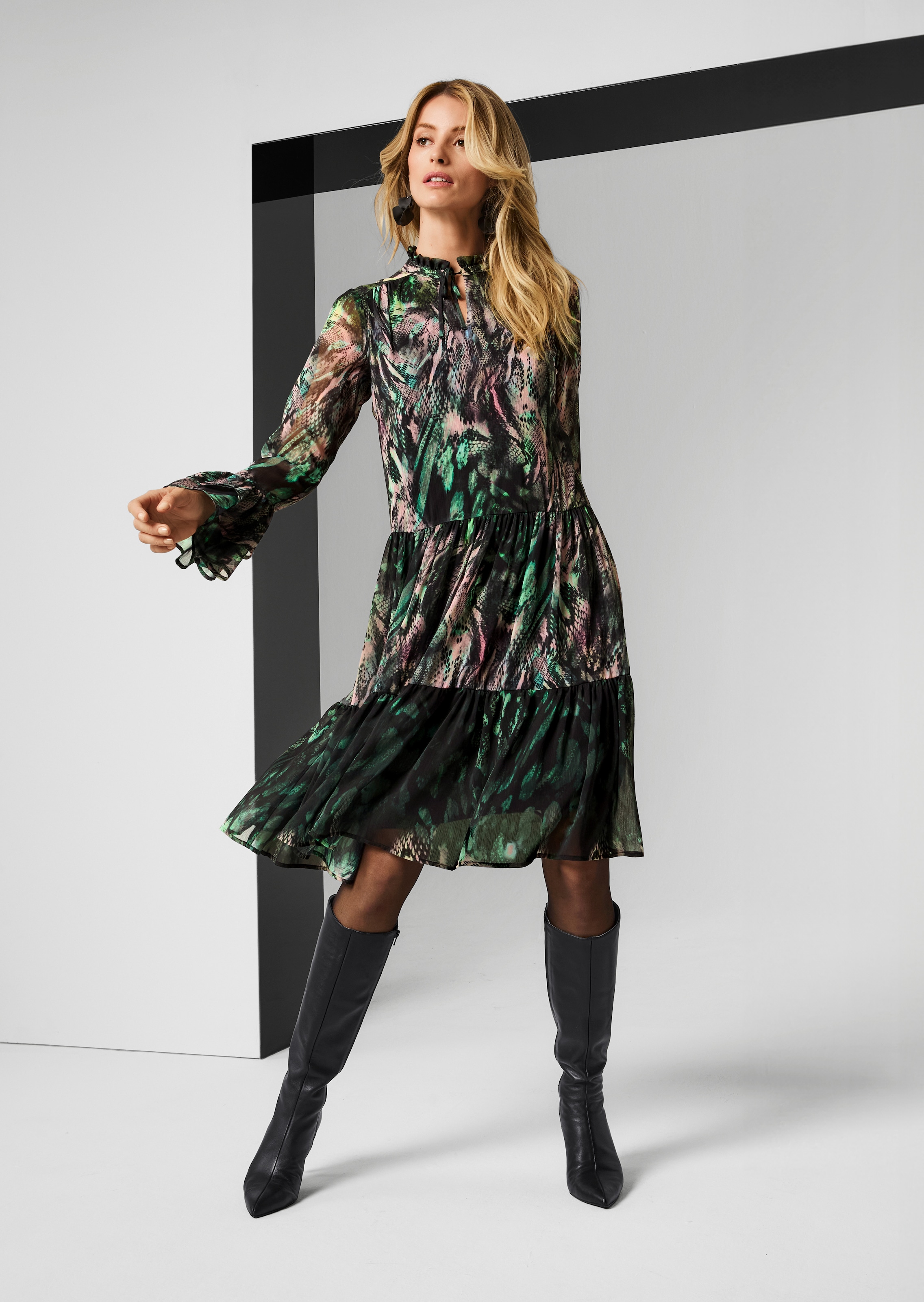 Kleid mit farbstarkem Fantasy-Print