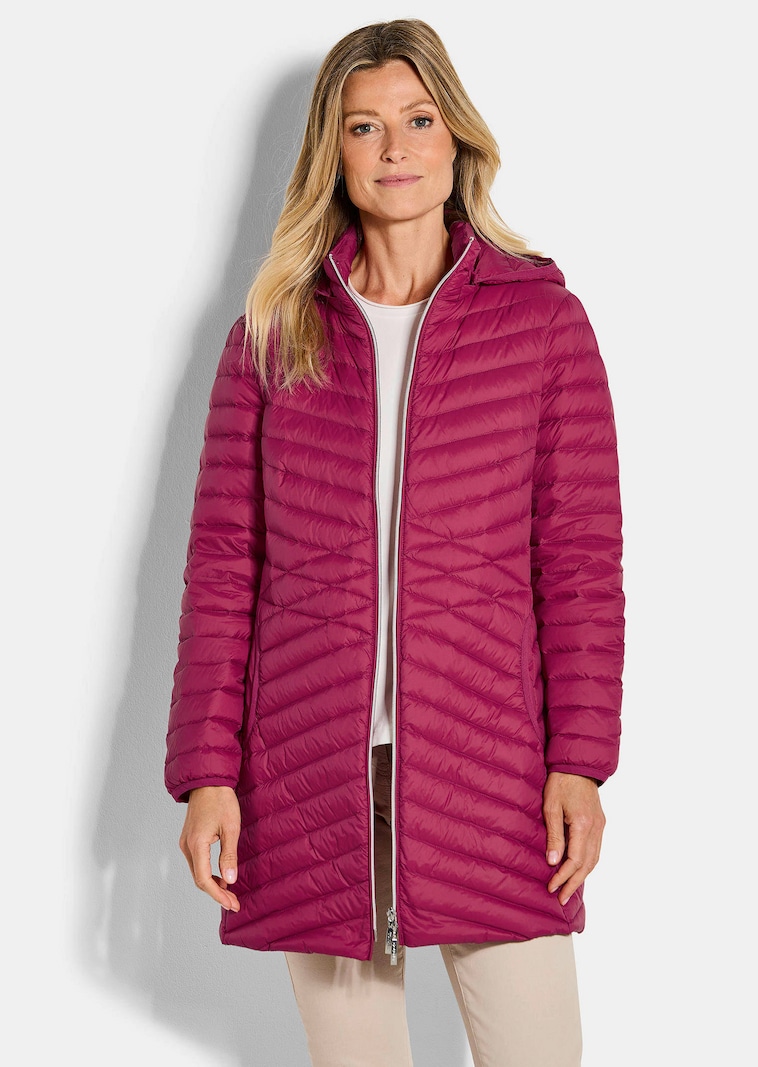 Doudoune longue féminine avec matelassage flatteur