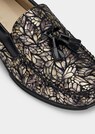 Leren mocassins met reliëf en kwastje thumbnail 3