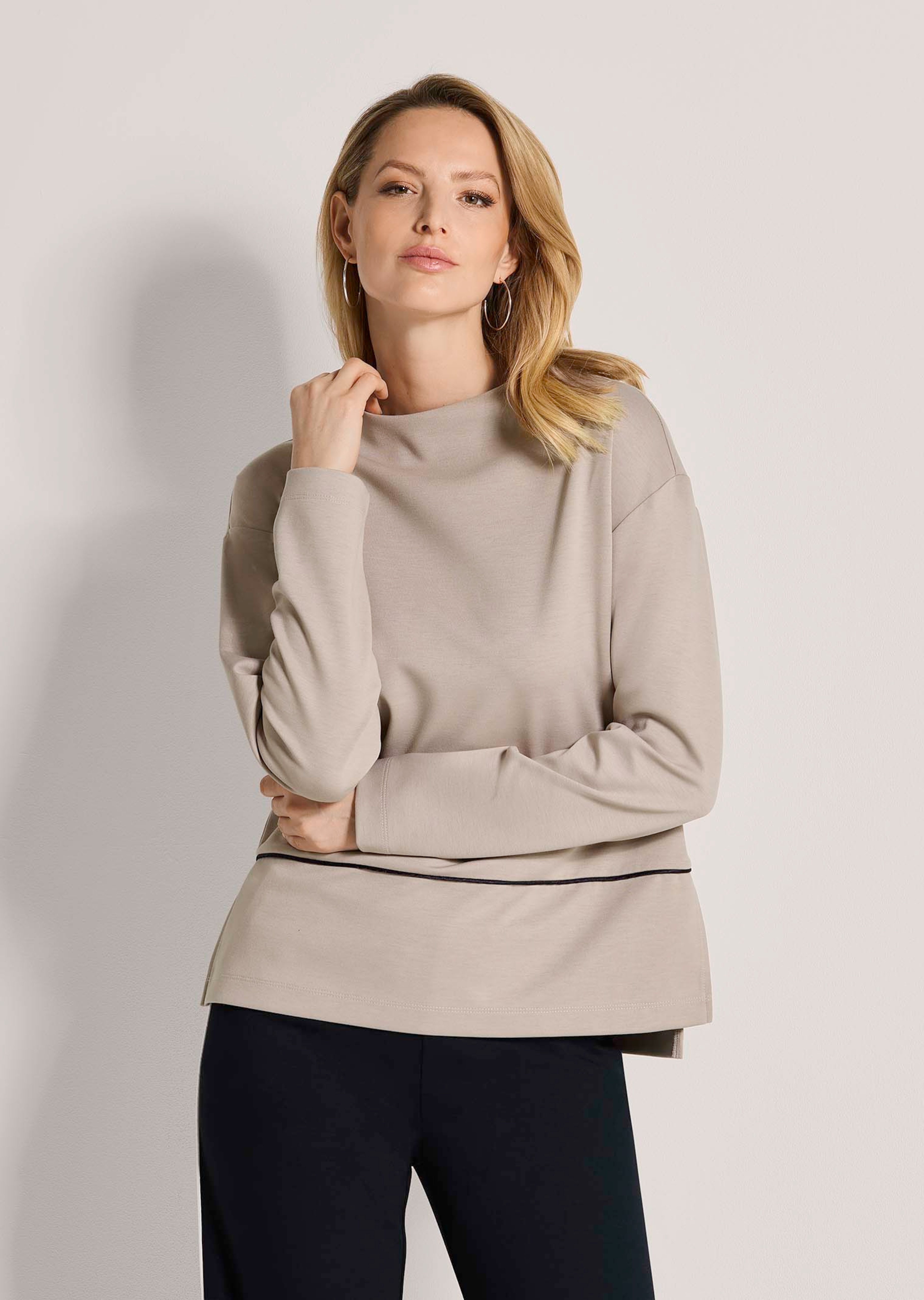 Sportives Sweatshirt mit Stehkragen