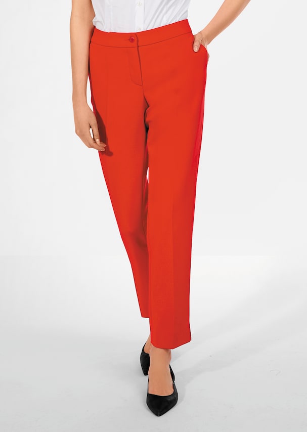Narrow pleated trousers without belt loops