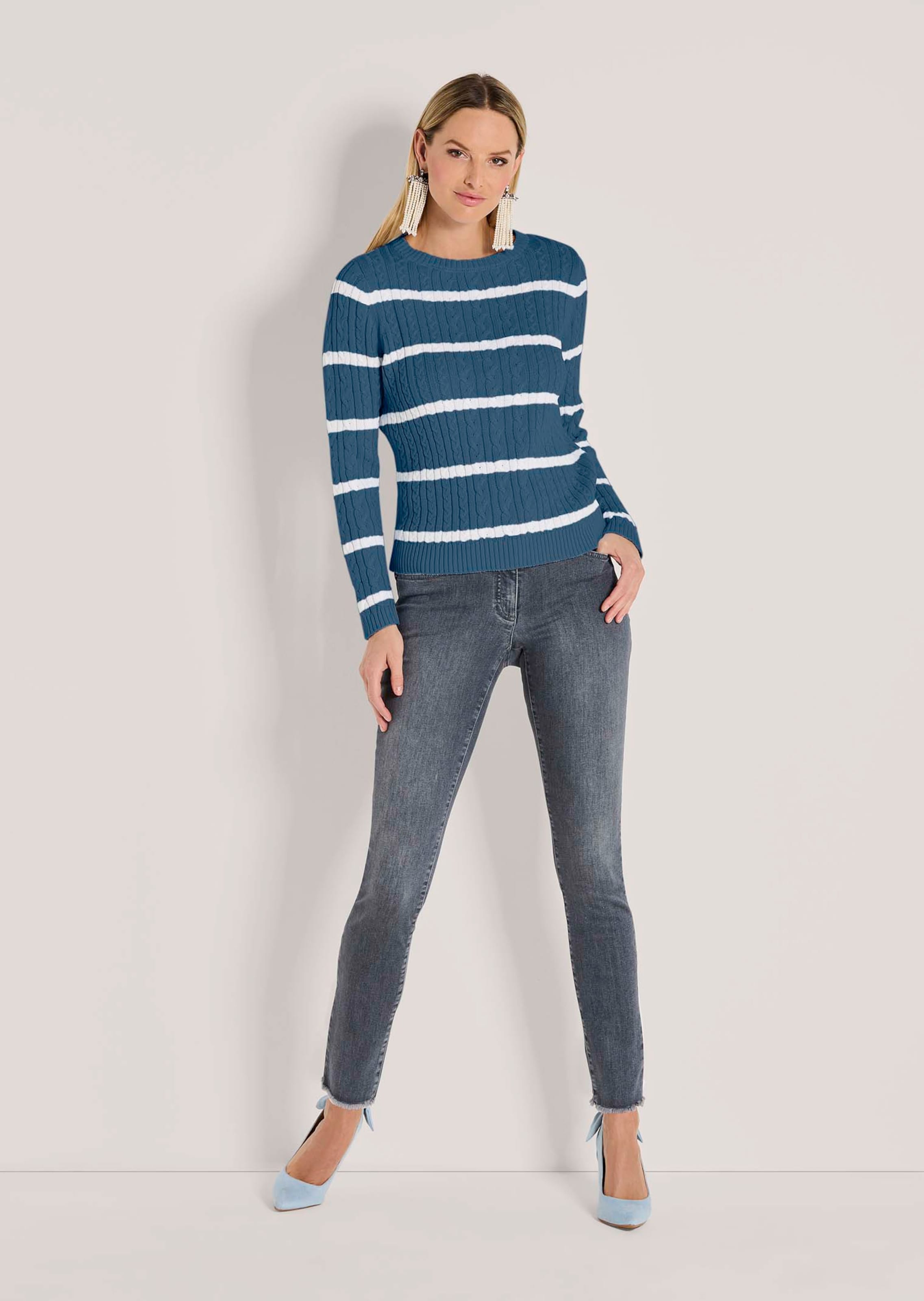 Pull à motif torsadé