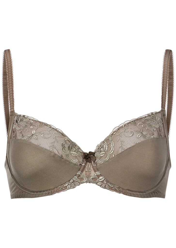 Underwired bra with fine lace accents