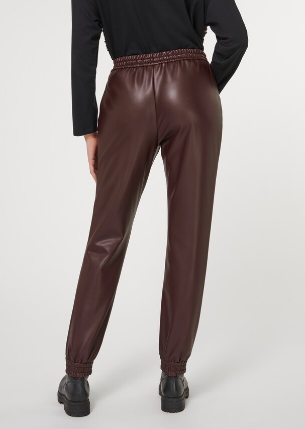 Jogg trousers in a sophisticated leather look 2