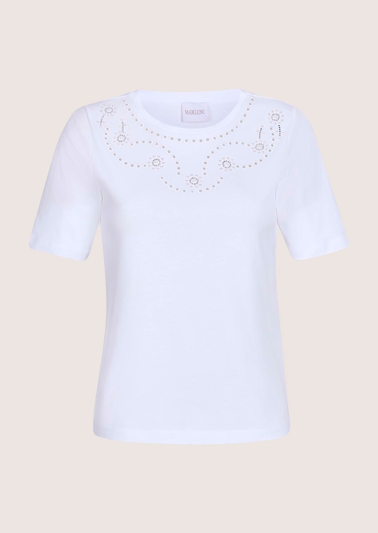 Shirt mit aufwändig verziertem Ausschnitt