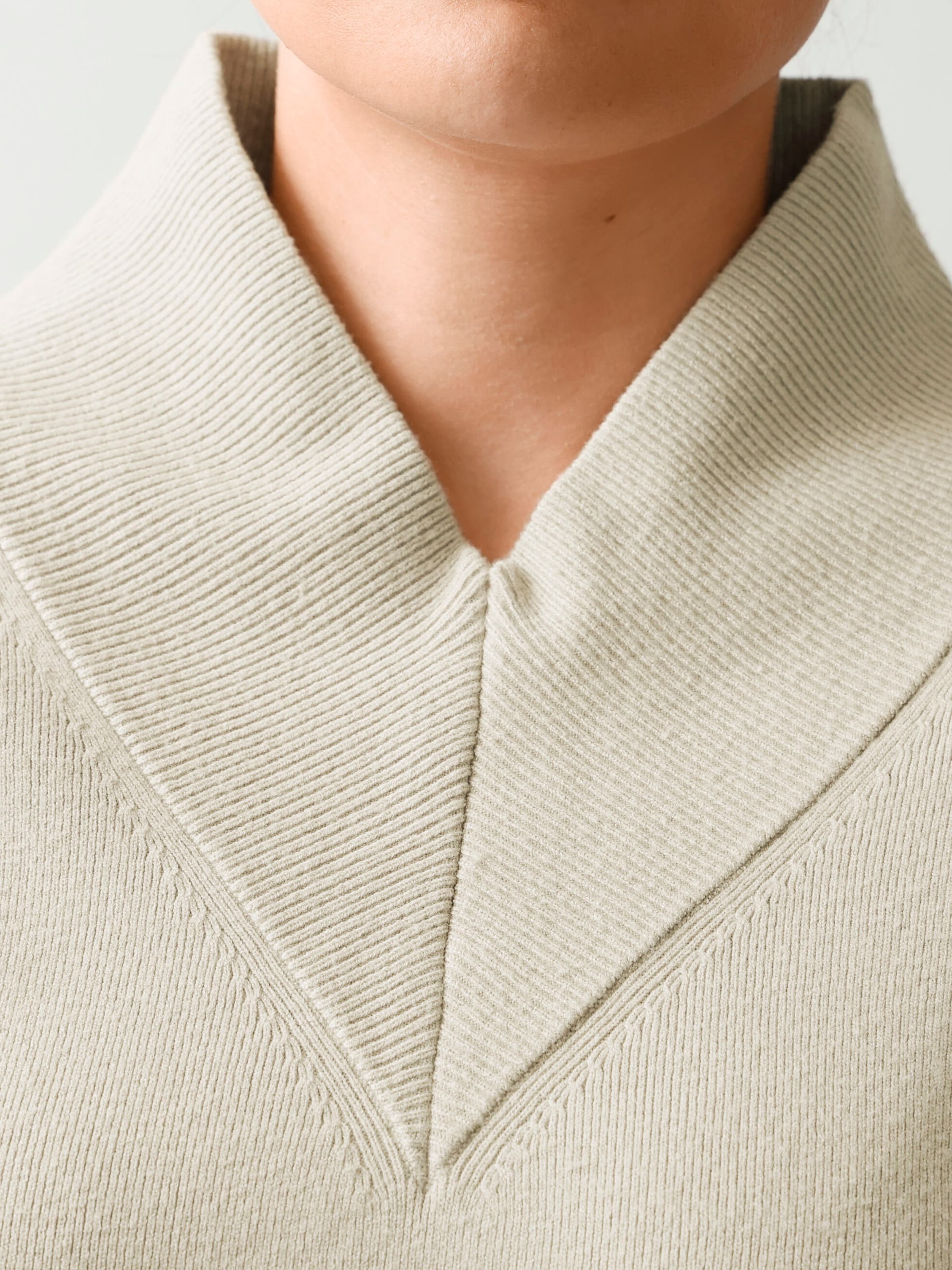 Pullover mit breitem V-Ausschnitt 4