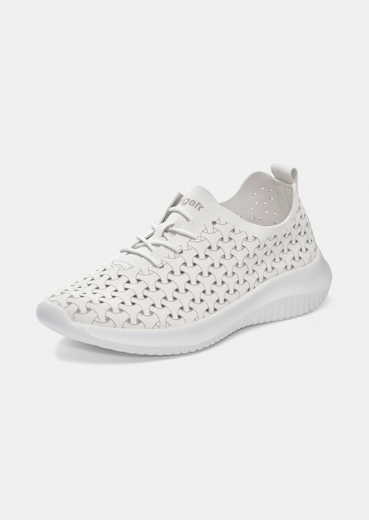 Chaussures ultra-légères avec perforations