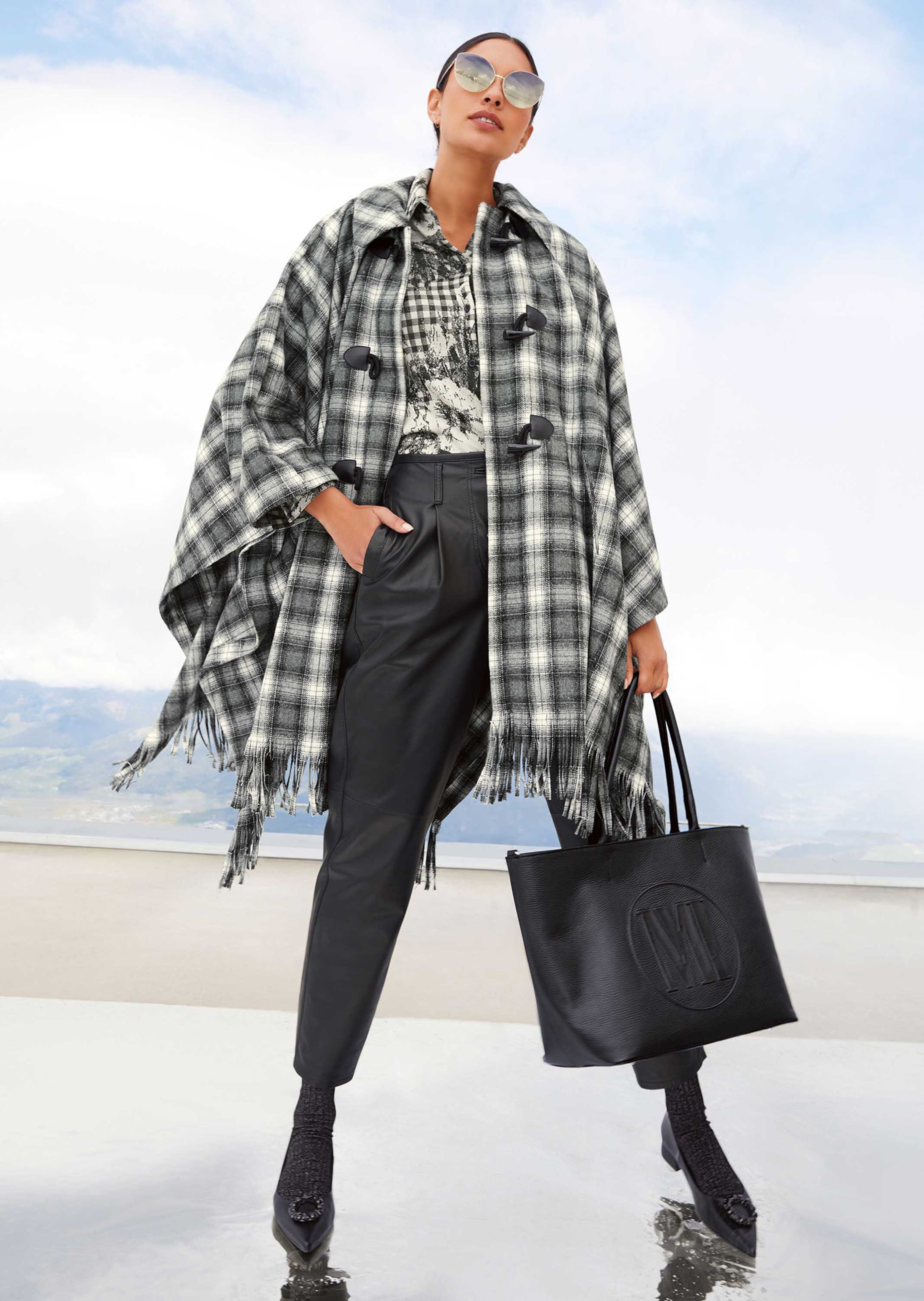 Check cape with inner waistcoat