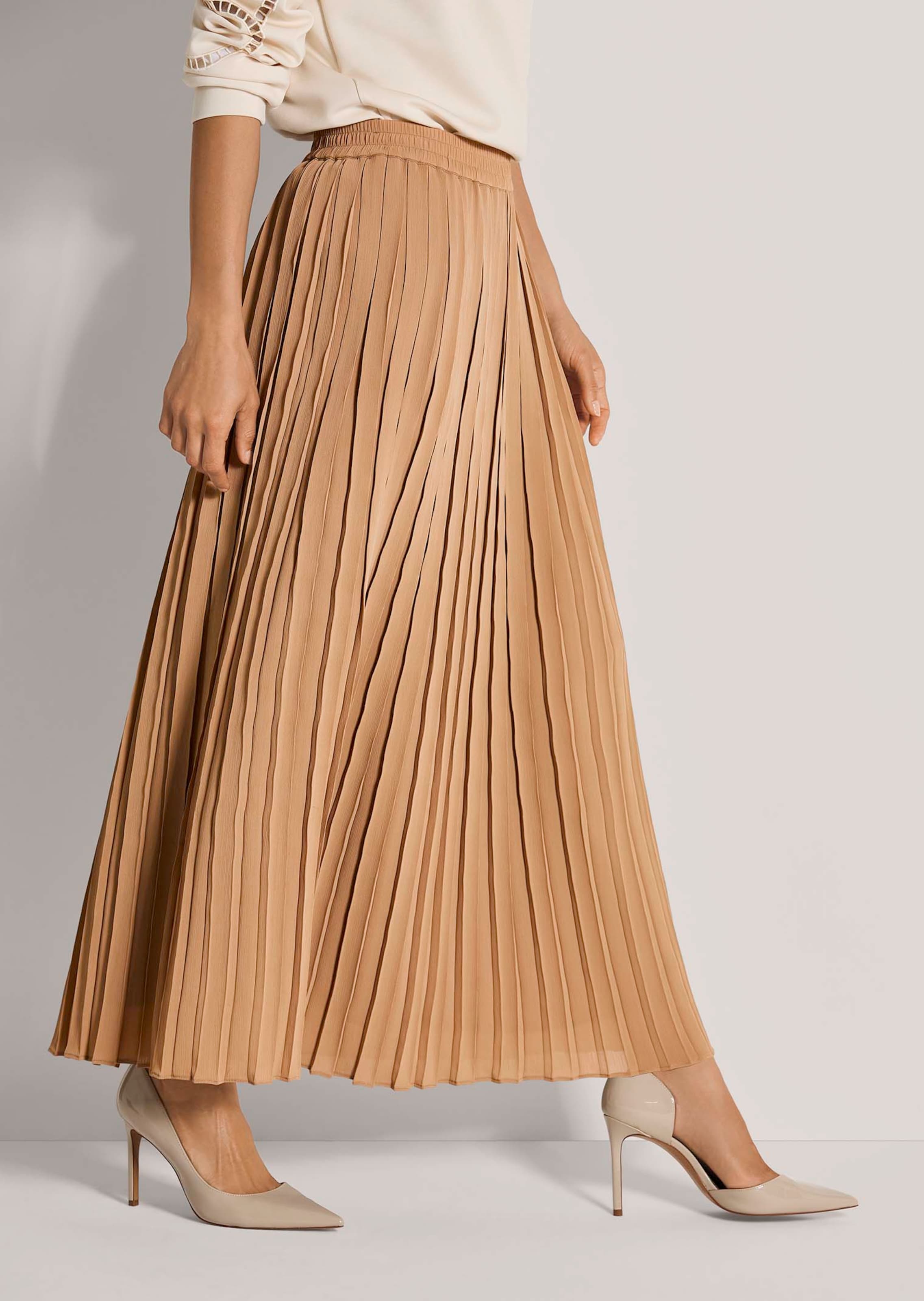Skirt in caramel | MADELEINE Fashion