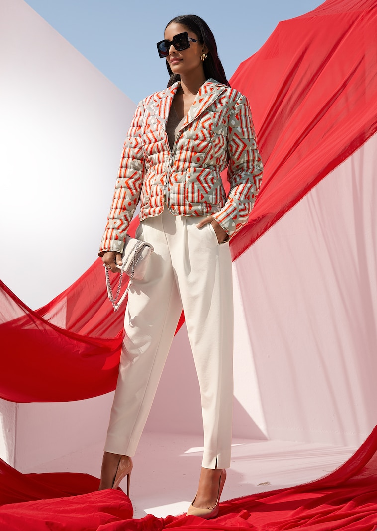 Kurze Steppjacke mit Unikat-Print