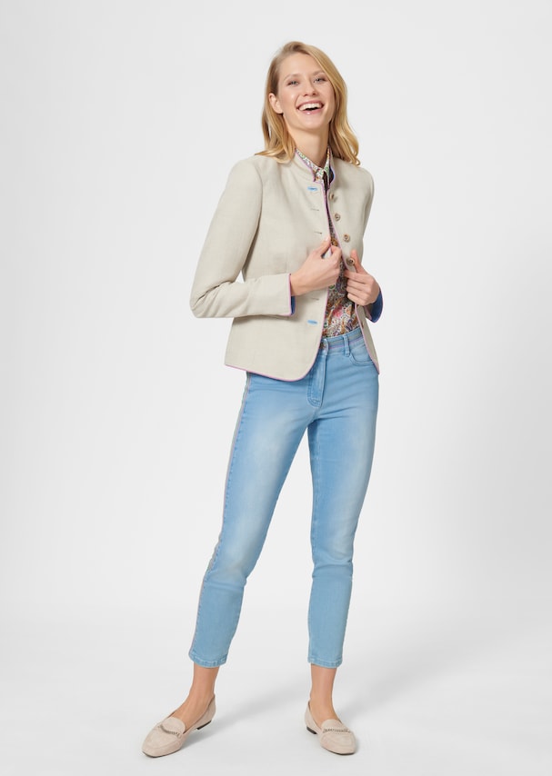 Short blazer with contrast piping 1