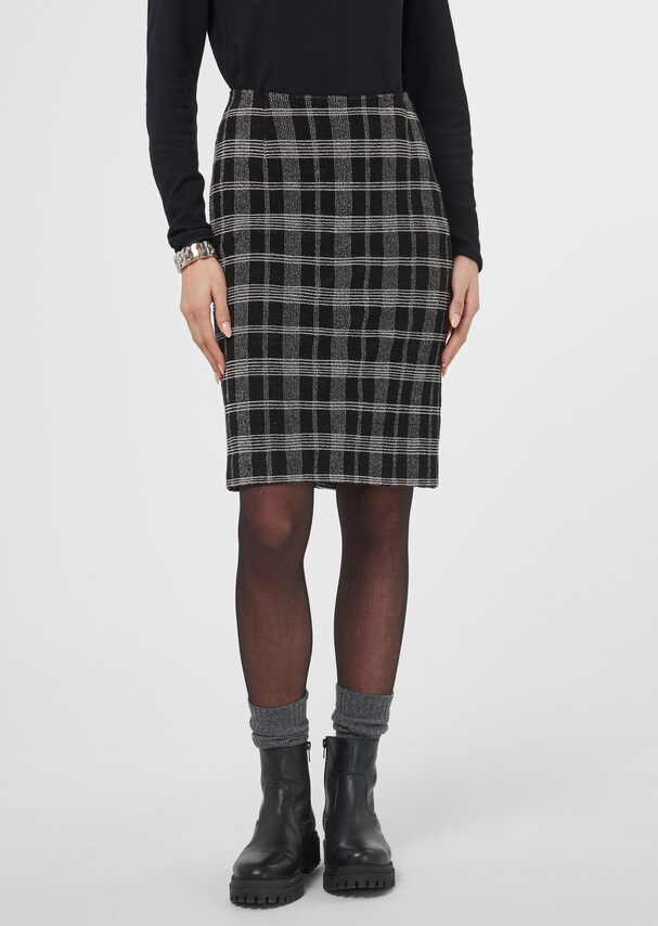 Pencil skirt with classic checked pattern
