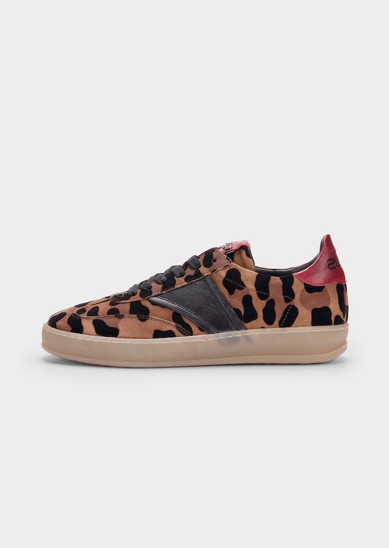 Sneaker