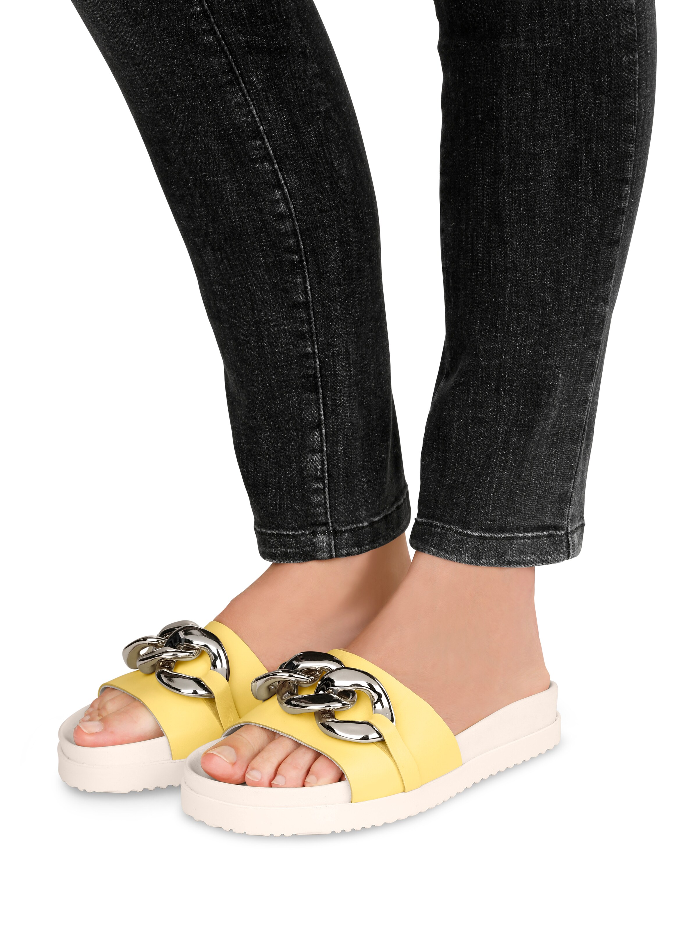 Pantoletten mit Kettenapplikation 2