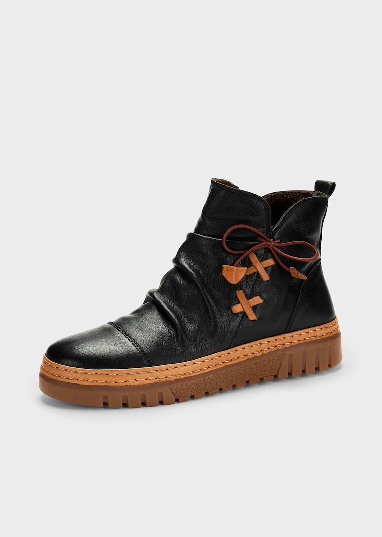 Bottines en cuir avec nœud décoratif
