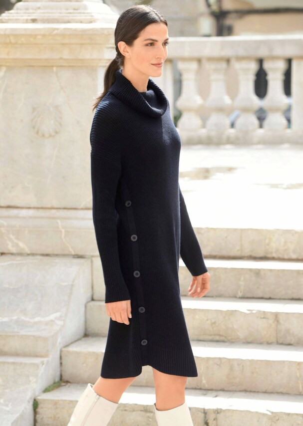Strickkleid mit dekorativen Knöpfen 2