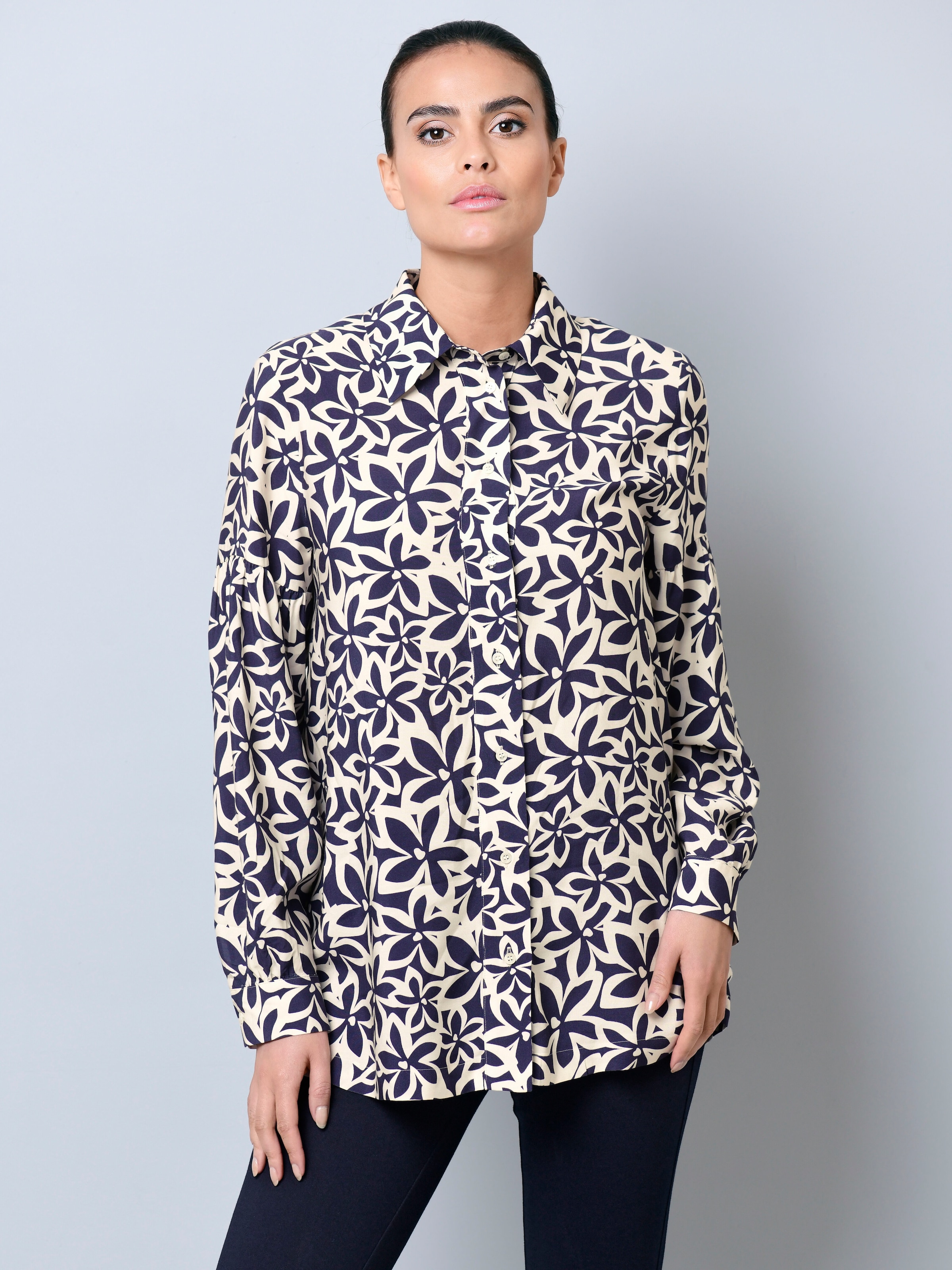 Bluse in sommerlichen Blumendessin