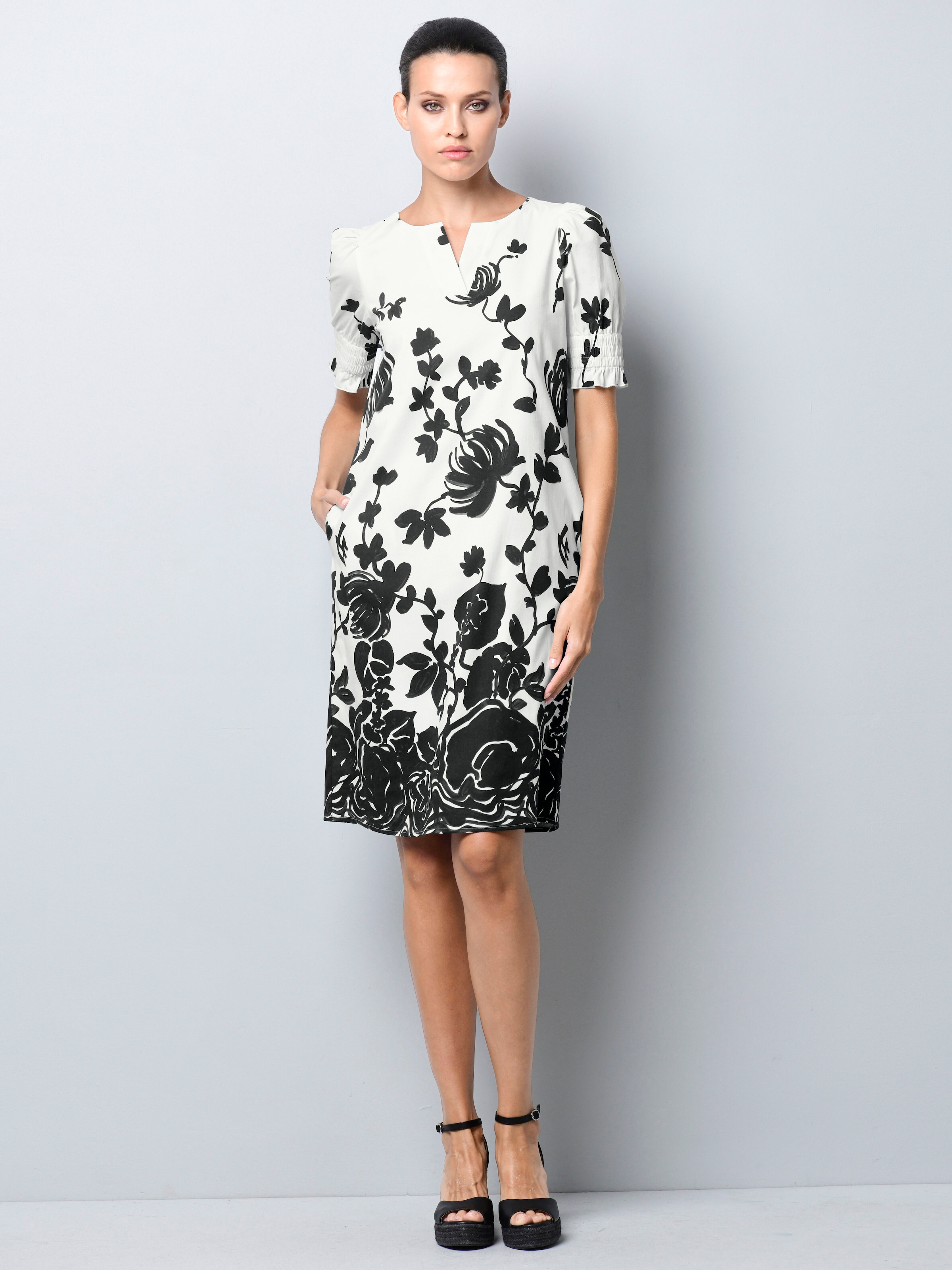 Kleid in floralem Druckdessin