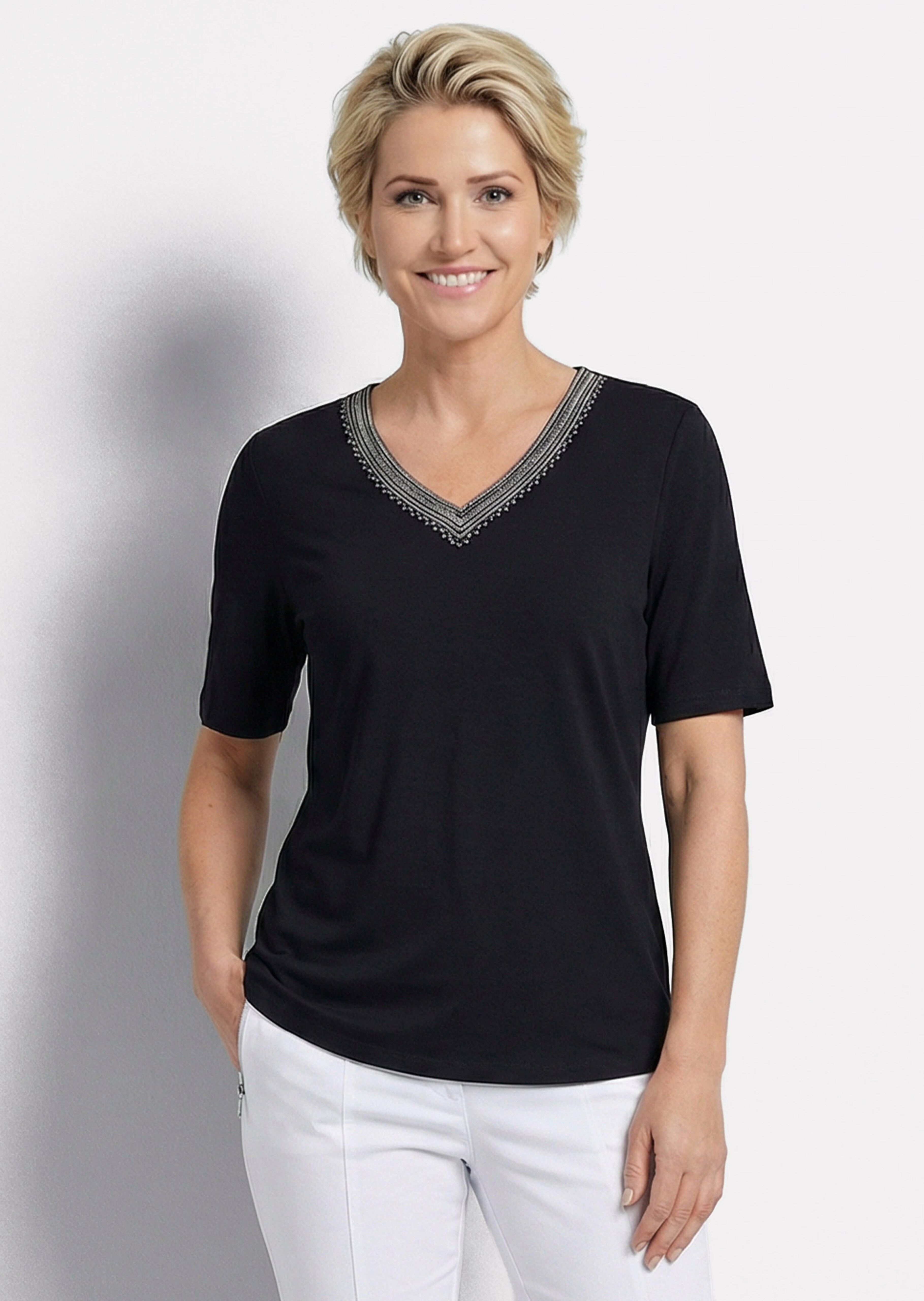 Baumwoll-Shirt mit Stickereien