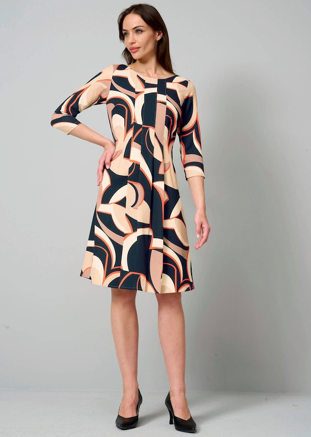 Kleid in grafischem Dessin 3