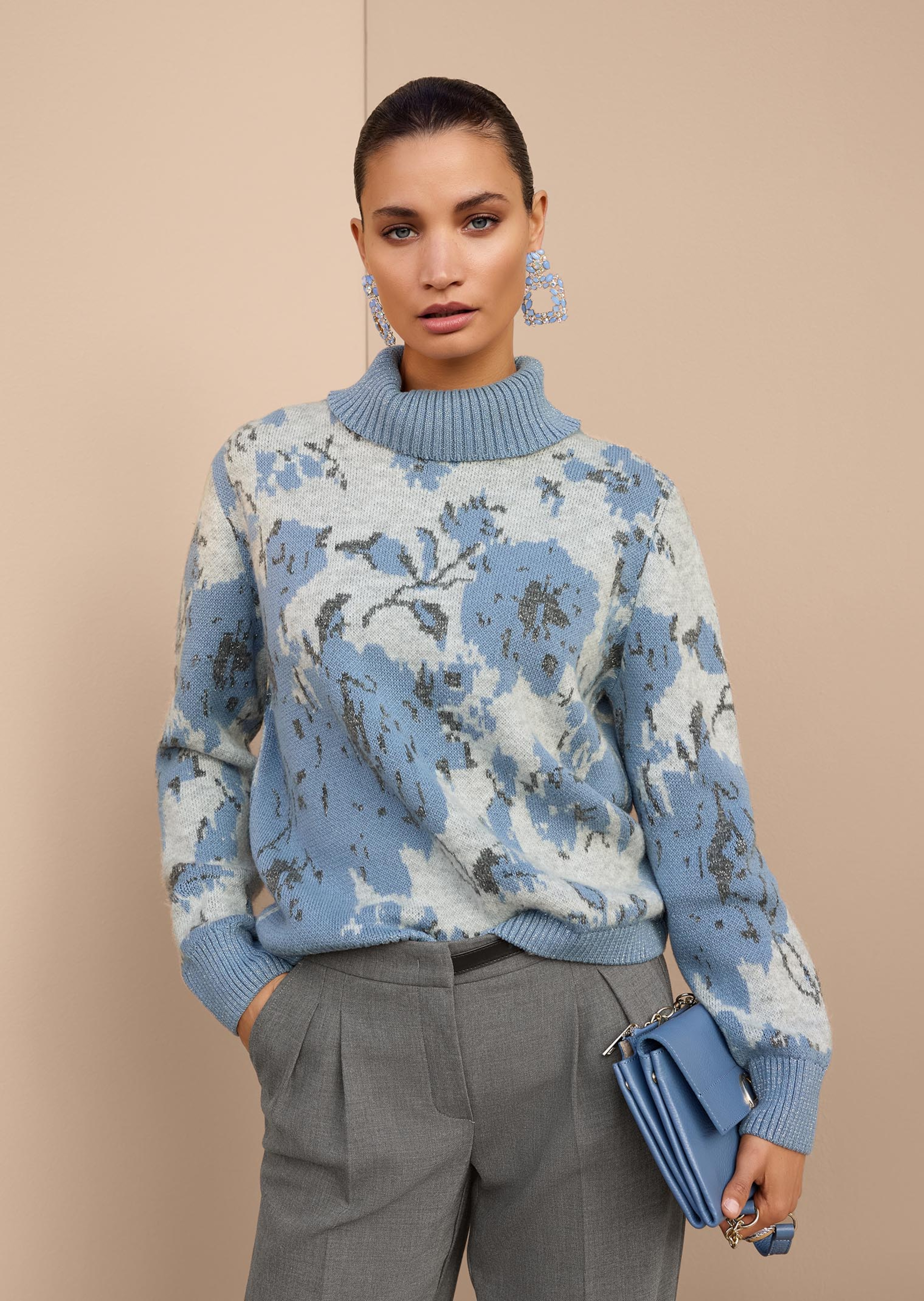 Floraler Jacquard-Pullover mit Rollkragen