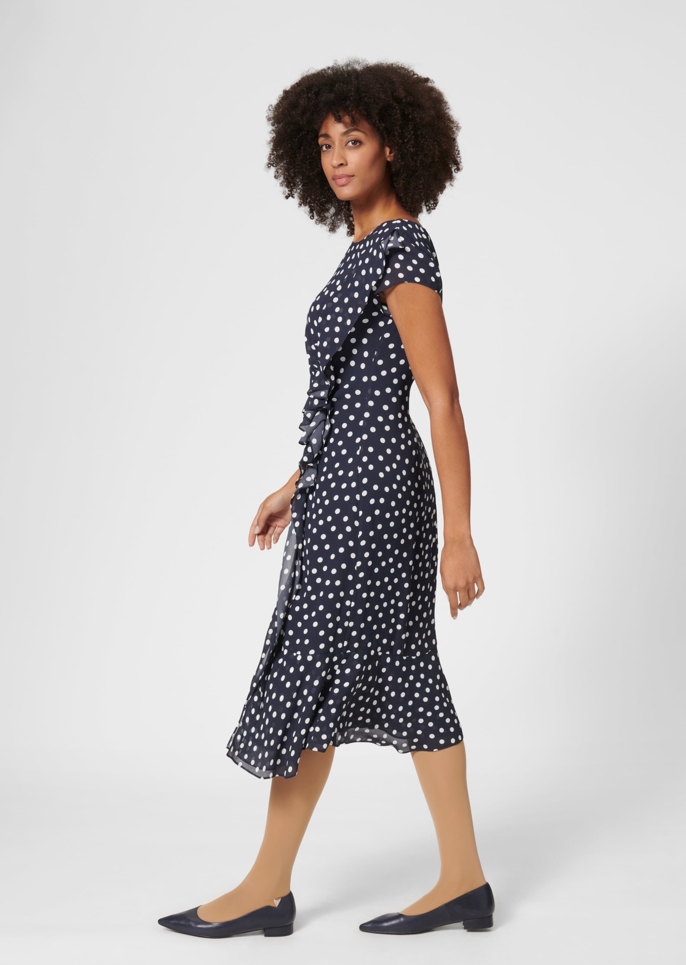 Summer dress with polka dot print and flounces in navy white