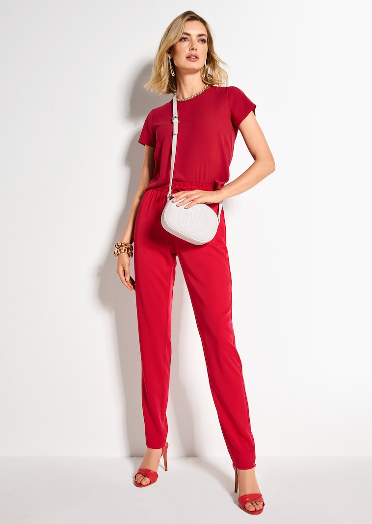 Joggpants mit Bügelfalten