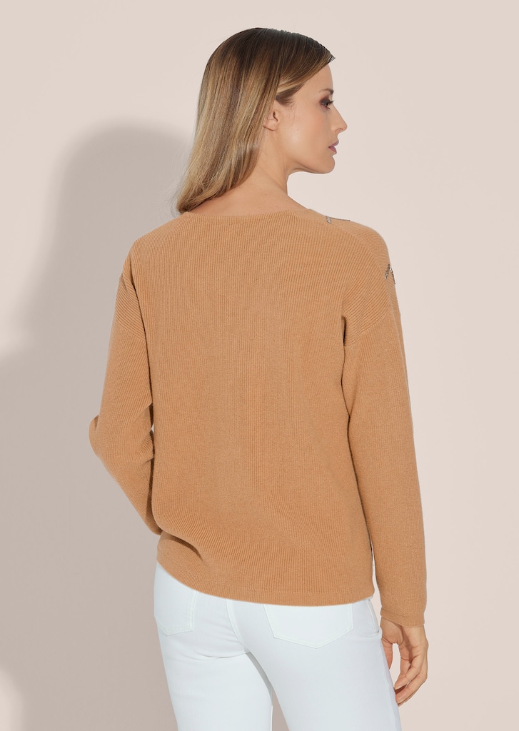 Oversize-Pullover mit aufwändiger Dekoration 2