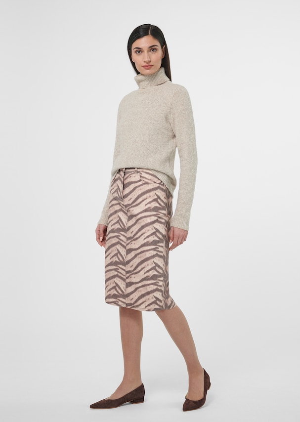Denim skirt in animal design 1