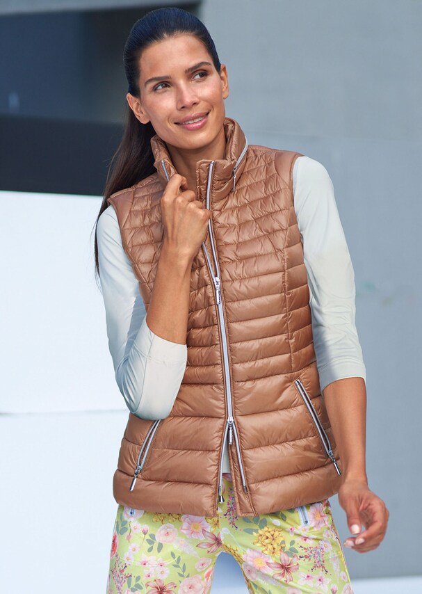 Quilted waistcoat with an elegant sheen