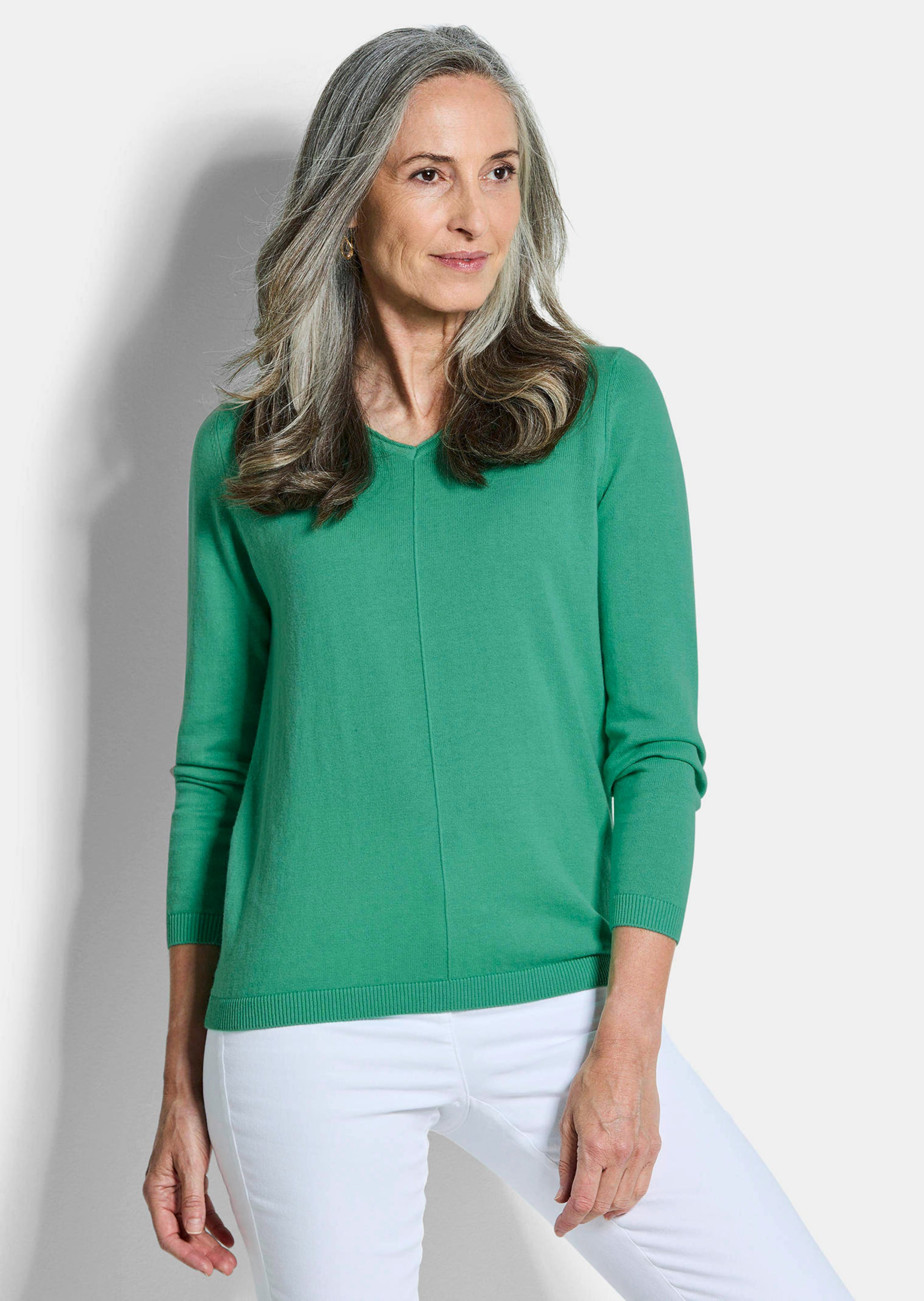 Pullover mit V-Ausschnitt aus COTTAMIRA