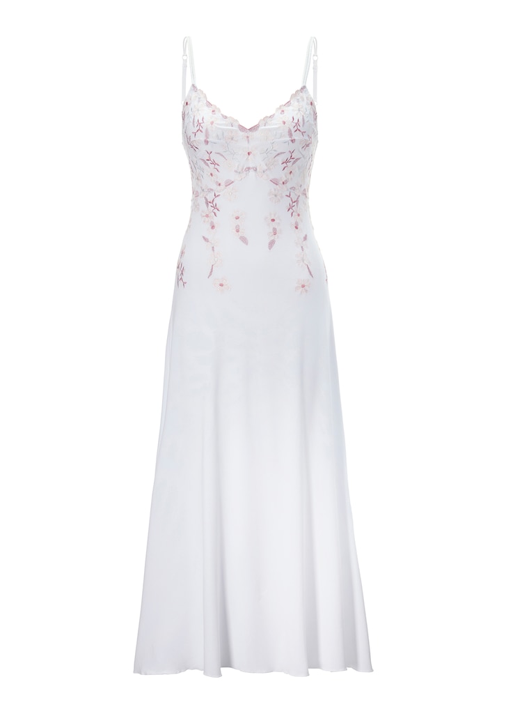 Nightdress with elegant floral embroidery