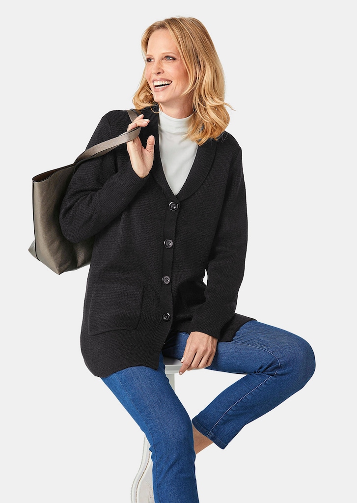 Kuschelweiche Strickjacke in kaschierender Länge