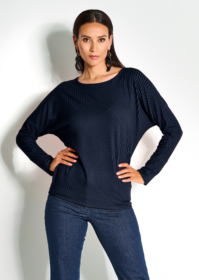 Struktur-Shirt mit langen Fledermaus-Ärmeln