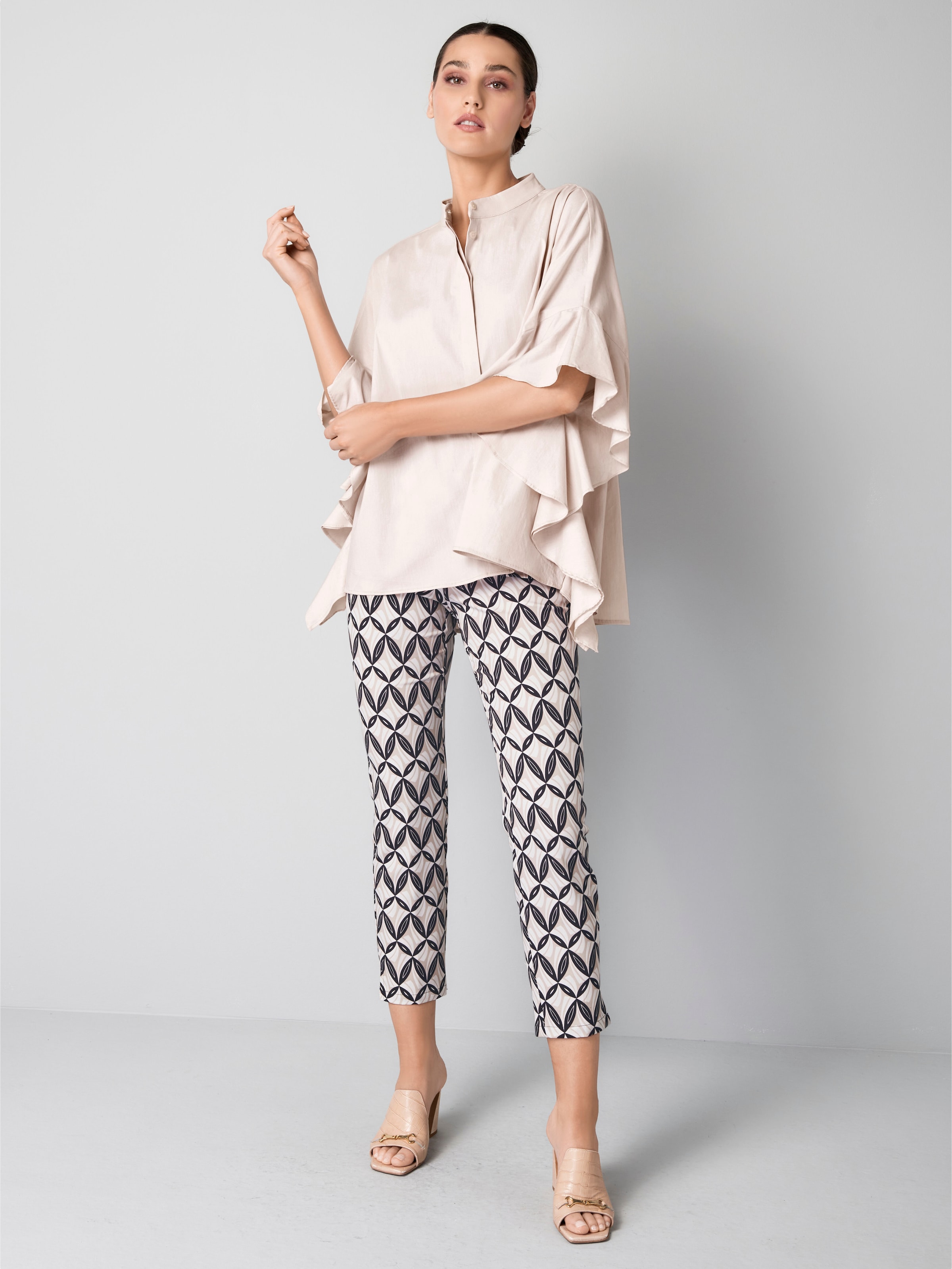 Oversizedbluse mit großem Volantärmel 6