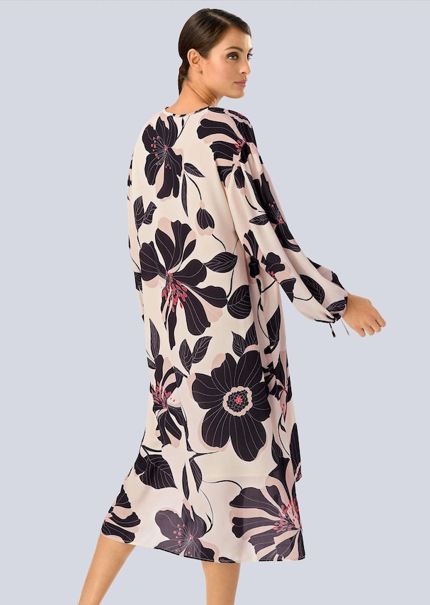 Kleid mit V-Ausschnitt 2