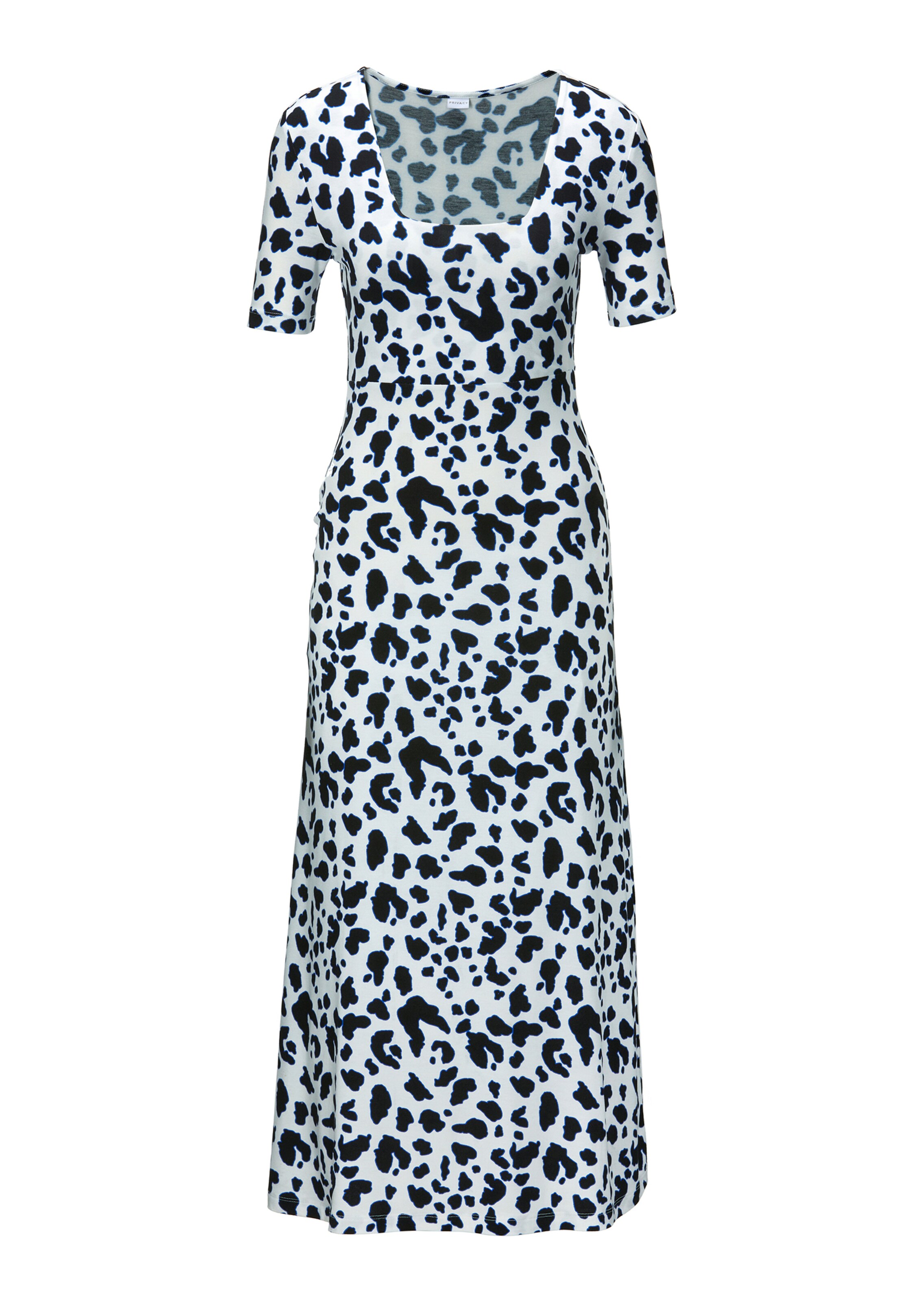 Summer dress with short sleeves