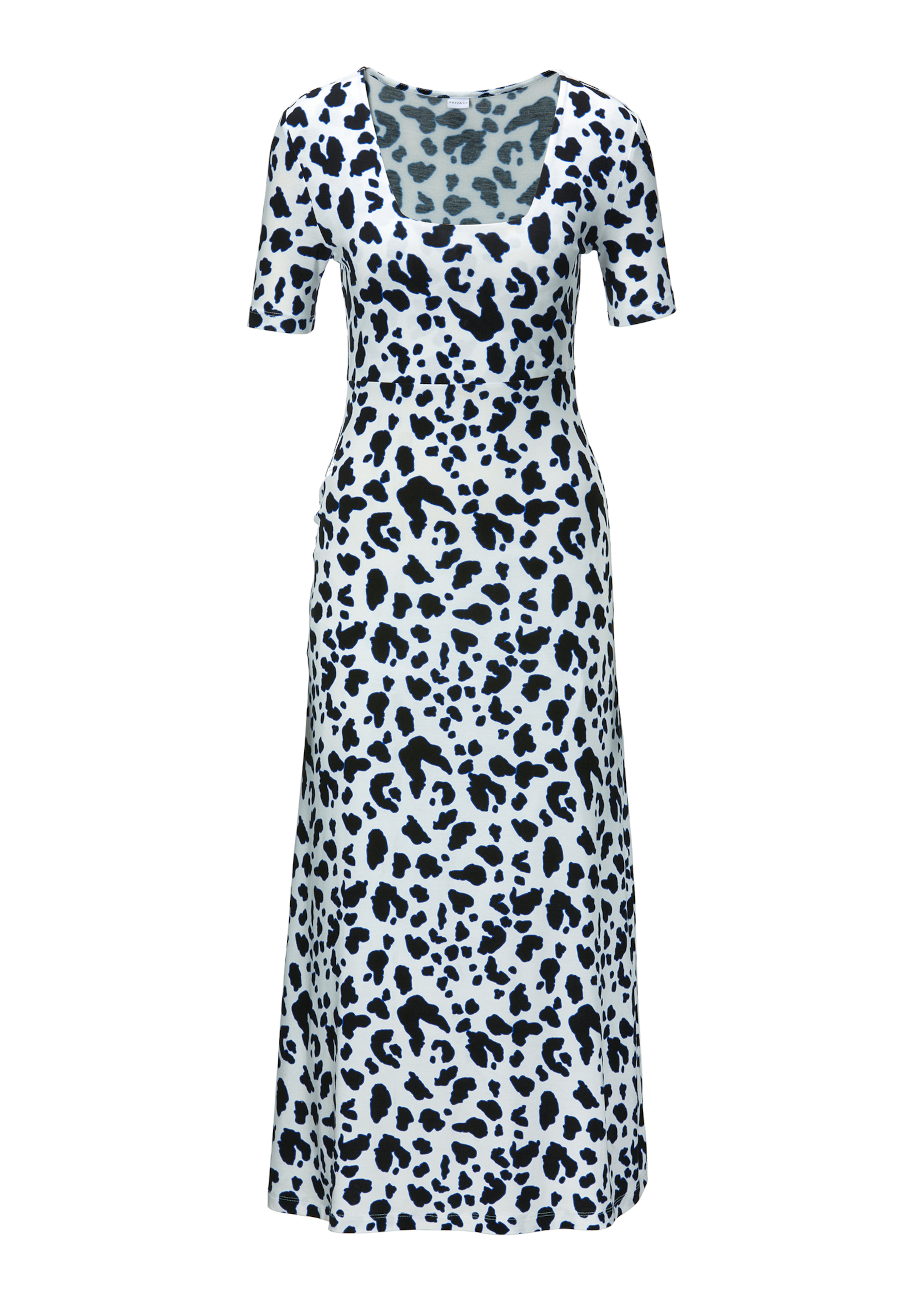 Summer dress with short sleeves