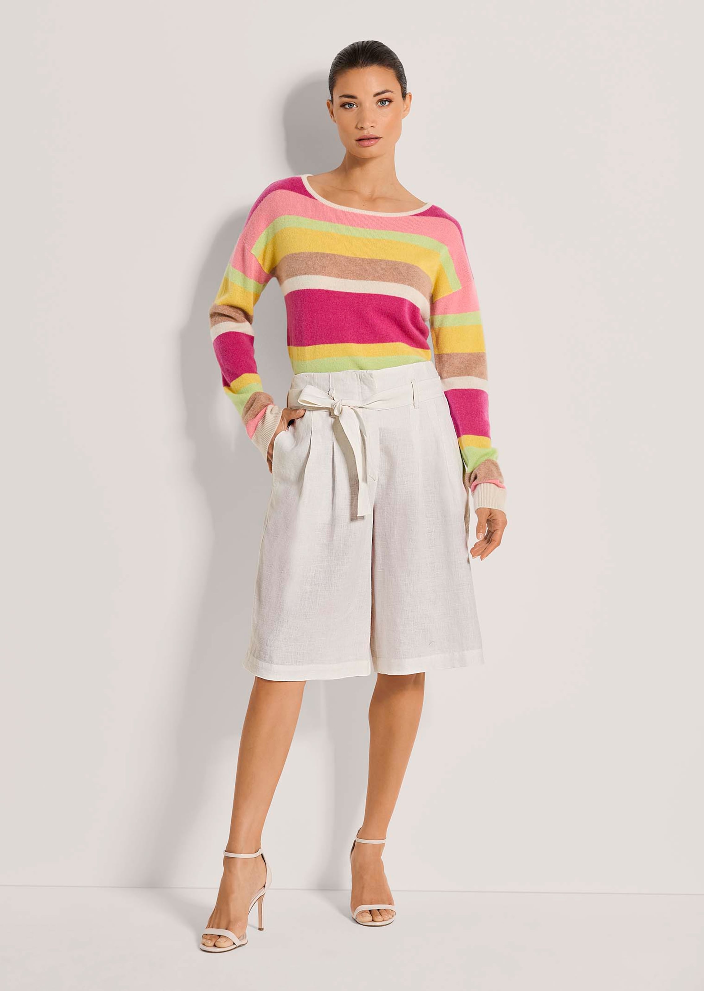 【THE MOZZ】[Premium] Linen Elin Shorts & Belt ?w=900&qlt=default&fmt.jp2.qlt