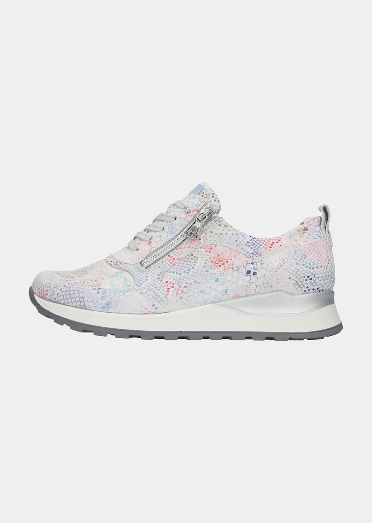 Sneakers avec imprimé pelliculé féminin.