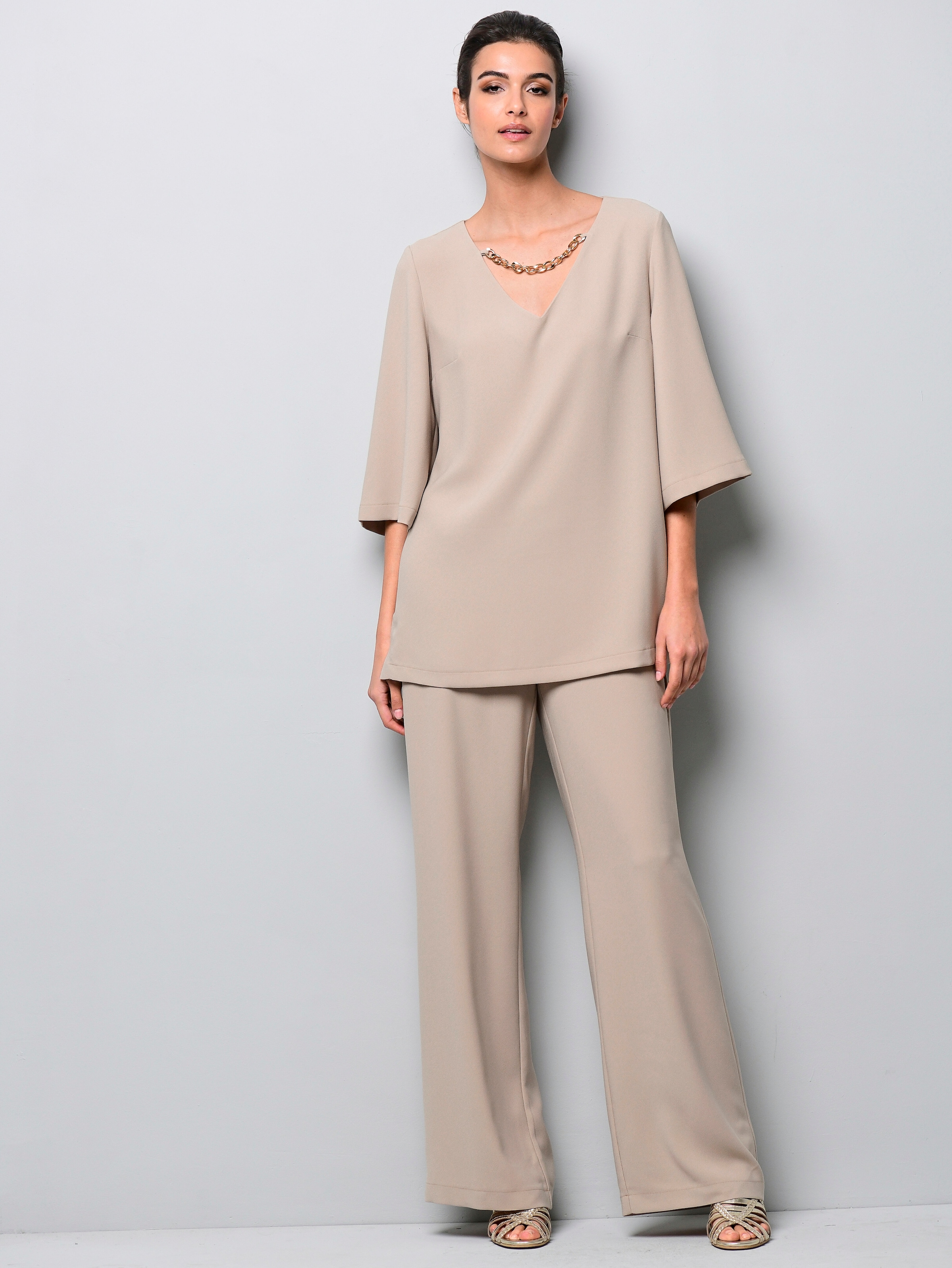 Tunika mit Kettendetail am Ausschnitt