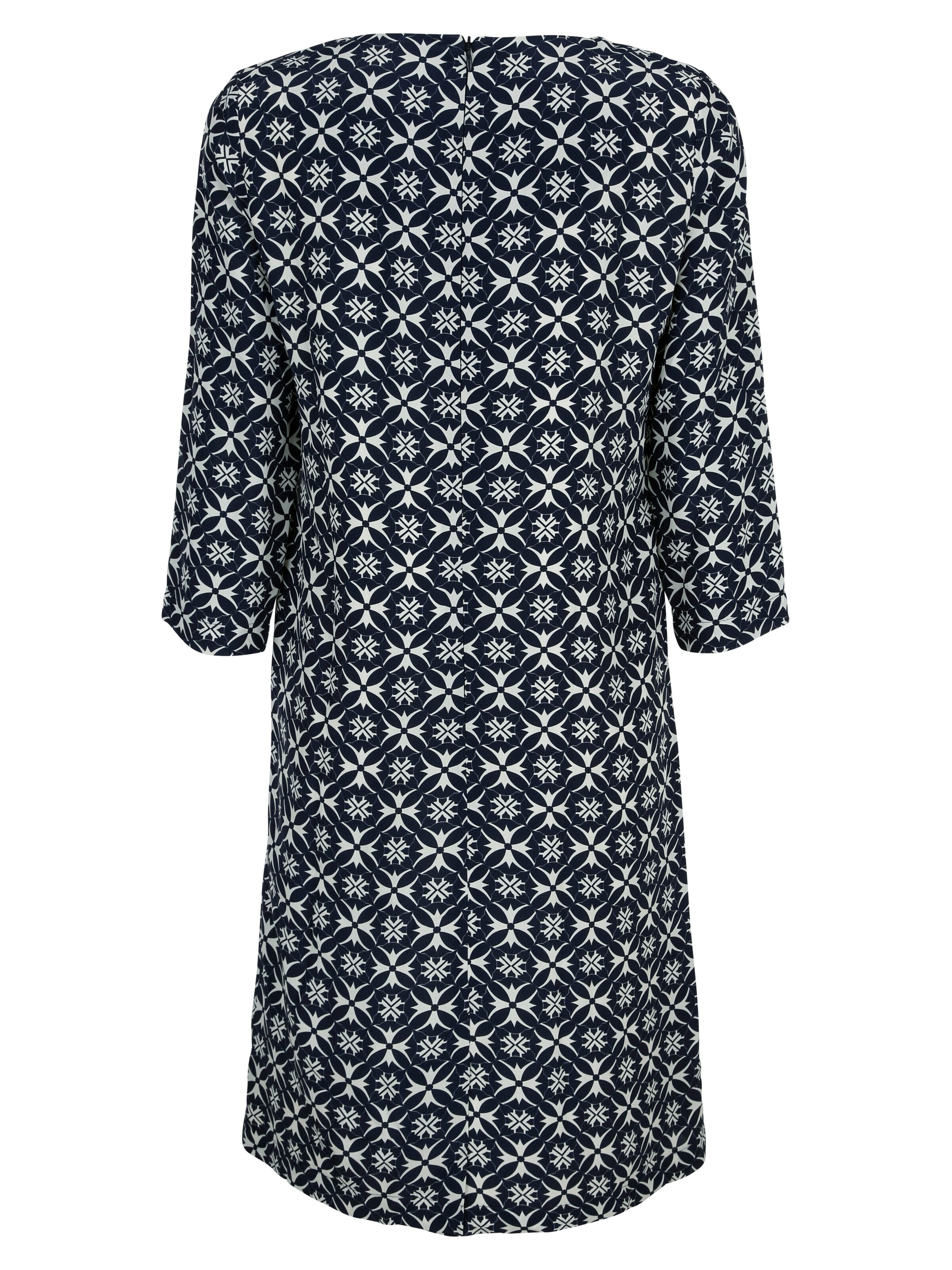 Kleid in gerader Form 4